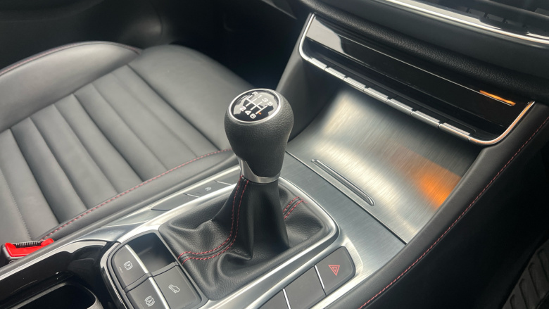 MG HS 1.5 T-GDI Trophy 5dr Petrol Hatchback